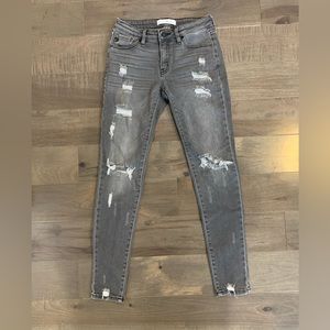Kancan Estilo Grey Distressed denim
